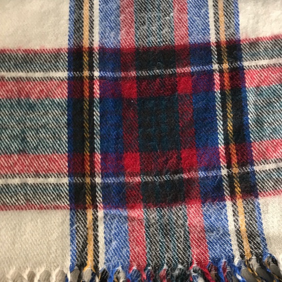 *SOLD* Blanket scarf. - Picture 4 of 6